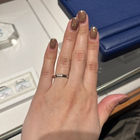 【銀座ダイヤモンドシライシの口コミ】 シンプルで、石が付いていない、ずっと着用できるもので検討していました…