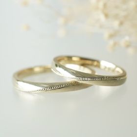 【renri(レンリ)の口コミ】 ツヤとマットのハーフベースに対して
ミル打ちを一周してる所です。
あり…