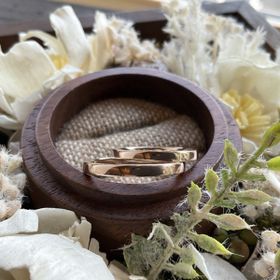 【鎌倉彫金工房の口コミ】 はじめにいろんなサンプルを見て自分たちの作りたい指輪のイメージを膨ら…