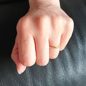 【RosettE(ロゼット)の口コミ】 HPで見てかわいいと思っていた指輪が自分の指には合わなくて、 全く違う系…