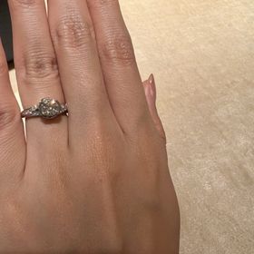 【ブルガリ(BVLGARI)の口コミ】 華やかだけど、人と被りにくいデザインを探していたところこちらに辿り着…