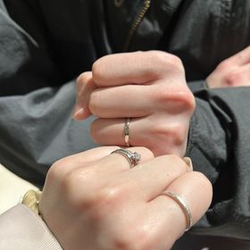 【アイプリモ(I-PRIMO)の口コミ】 可憐なデザインだが、主張はあるためとても可愛い。ペアで全くそっくりな…