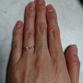 【PRIMA PORTA(プリマポルタ)の口コミ】 指が細いので、初めから華奢なものを検討していました。
写真では見え辛い…