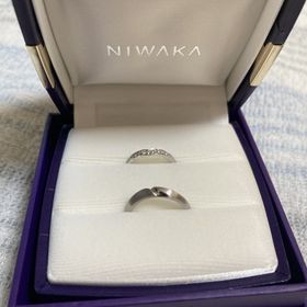 【俄(にわか)の口コミ】 ハーフエタニティのキラキラとした指輪を色々と見てきましたが、俄の花麗…