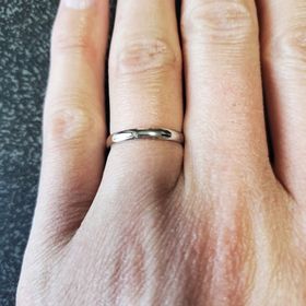 【アイプリモ(I-PRIMO)の口コミ】 シンプルなデザインで年齢を重ねても色々なシーンで着用していても違和感…