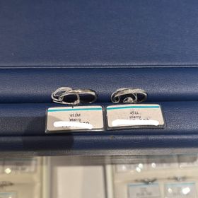 【銀座ダイヤモンドシライシの口コミ】 指が綺麗に見えるデザインです。ダイヤモンドが上品な輝き方をしているの…