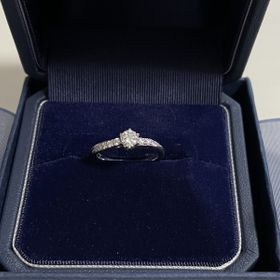 【銀座ダイヤモンドシライシの口コミ】 シンプルで上品なデザインが魅力的でした。スターリーはダイヤモンドの数…