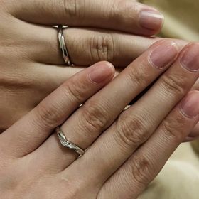 【銀座ダイヤモンドシライシの口コミ】 シンプルなデザインが非常に良く、これから長い時間身につけ続けてもいい…