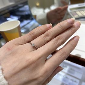 【festaria bijou SOPHIA(フェスタリア ビジュソフィア)の口コミ】 シンプルなデザインで探していました。
フレームの形が気に入ったのと、ダ…