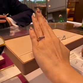 【ブルガリ(BVLGARI)の口コミ】 「トルチェッロ」リングといい、カーブを描いた4本爪のプラチナ台でブリリ…