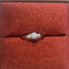 【出雲結(いずもゆい)の口コミ】 他人と被らないブランドデザインだと思います。また、記念日の刻印と誕生…