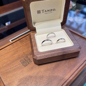 【TANZO.(鍛造指輪)の口コミ】 シンプルで着け心地がよいところ、鍛造製法で丈夫なところ、幅や型など細…