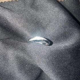 【ENUOVE(イノーヴェ)の口コミ】 シンプルすぎず、形などにこだわったりと繊細な指輪です。そこに惹かれて…