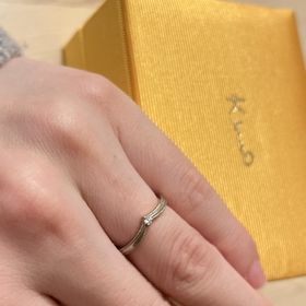 【ケイウノ ブライダル(K.UNO BRIDAL)の口コミ】 1番のおすすめは、両縁にあるミルグレインです。
クラシックやアンティー…