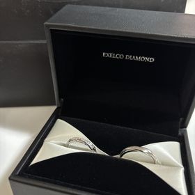 【エクセルコダイヤモンド(EXELCO DIAMOND)の口コミ】 ねじれてる所に沿ってダイヤモンドが付いていてとても可愛い。
ダイヤモン…