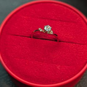 【AFFLUX(アフラックス)の口コミ】 ザ、みたいなデザインよりは遊び心のあるデザインを求めて探していました…