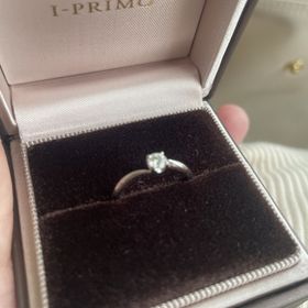 【アイプリモ(I-PRIMO)の口コミ】 流行りのデザインのもので、指が綺麗に見えるものにしました。最初はキラ…