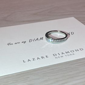 【ラザール ダイヤモンド(LAZARE DIAMOND)の口コミ】 ラザールダイヤモンドにしかない唯一無二のデザインです。爪がないので真…