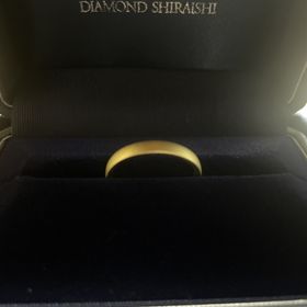 【銀座ダイヤモンドシライシの口コミ】 グラスゴールドの指輪が欲しかったので決めました。マット加工にすること…