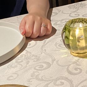 【宝寿堂(ほうじゅどう)の口コミ】 デザインがメインのダイヤの横にブルーダイヤを並べる珍しいもので、とて…