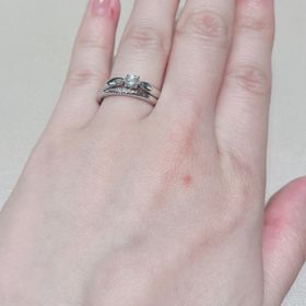 【ティファニー(Tiffany & Co.)の口コミ】 シンプルで王道の婚約指輪の形を希望とお伝えした際に、出してもらった指…