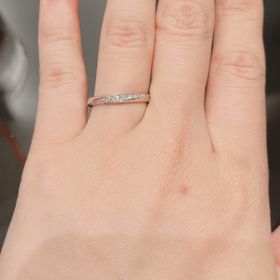 【ラザール ダイヤモンド(LAZARE DIAMOND)の口コミ】 他にはない個性的でスタイリッシュなデザインに惹かれました。また、世界…