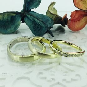 【AUROA(アウロア)の口コミ】 素材から自分達で考え、オーダー出来るのがとても良かったです。店員さん…