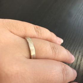 【杢目金屋(もくめがねや)の口コミ】 木目の甲丸をオーダーしました。日本古来の伝統技術を活かしたリングに惹…