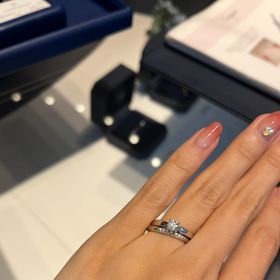 【銀座ダイヤモンドシライシの口コミ】 ダイヤは７つ。大きすぎず小さすぎず、ほどよい普段使いにふさわしいデザ…