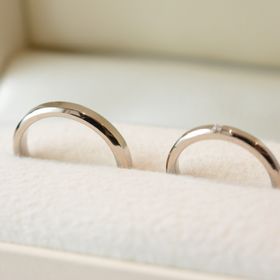 【CRAFY(クラフィ)の口コミ】 デザインや指輪の素材、誕生石、刻印など、迷ってしまうほど豊富な種類が…