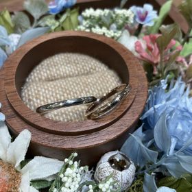 【鎌倉彫金工房の口コミ】 つけても違和感がなく、つけているか忘れるぐらいかるくていいです。
いろ…