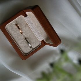 【atelier ST, CAT(アトリエ エスティーキャット)の口コミ】 私は10金のピンクゴールド、主人はプラチナのシルバー、磨きは荒マットに…