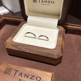 【TANZO.(鍛造指輪)の口コミ】 自分たちにあった指輪を1から作成することができました。色、デザイン、刻…