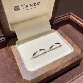 【TANZO.(鍛造指輪)の口コミ】 【デザイン】
平打ち/面取り/ヘアライン

シンプルで長くつけられるデザイ…