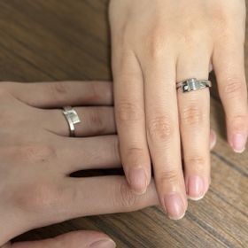 【ichi(イチ)の口コミ】 結婚雑誌に載っていたシンプルながらも個性的なデザインが目を惹きichiさ…