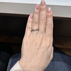 【ラザール ダイヤモンド(LAZARE DIAMOND)の口コミ】 丈夫な鍛造製法の指輪を探していました。他にはないデザインと、一粒ダイ…