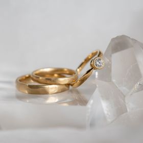 【Cayof(カヨフ)の口コミ】 様々なデザイン案からベースとなるものを選び、素材や太さ、リング加工な…