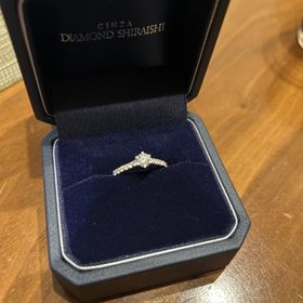 【銀座ダイヤモンドシライシの口コミ】 ダイヤモンドが輝いておりかつリーズナブルで素晴らしかった。また、デザ…