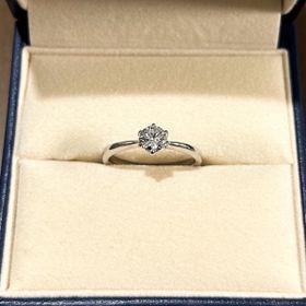 【GALA JEWELRY(ガラジュエリー)の口コミ】 シンプルなデザインのものを希望し、いくつかオススメのものを出して頂い…