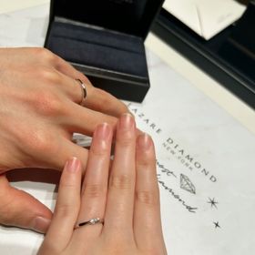 【ラザール ダイヤモンド(LAZARE DIAMOND)の口コミ】 女性用は小さなダイヤが３つついており、非常にかわいいです。また、ダイ…