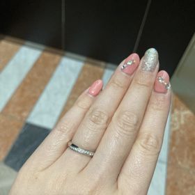 【俄(にわか)の口コミ】 ウェーブがあり女性らしいデザイン、ダイヤの多さ、女性デザインの中では…