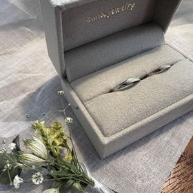 【mina.jewelry(ミナジュエリー)の口コミ】 自分たちで好きなものを組み合わせてオリジナルのリングにできるのでおす…