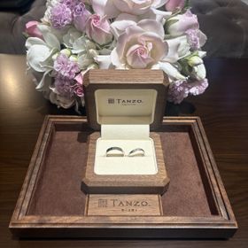 【TANZO.(鍛造指輪)の口コミ】 シンプルなデザイン
重厚感のあるデザイン
他の会社さんのプラチナ素材の…