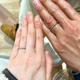 【銀座ダイヤモンドシライシの口コミ】 シンプルなようでウェーブになっていたりダイアモンドが目立ちすぎない程…