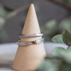 【Cayof(カヨフ)の口コミ】 艶消しの外側と、艶の内側のコントラストが可愛くてお気に入りです。
ダイ…