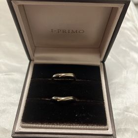 【アイプリモ(I-PRIMO)の口コミ】 プラチナのリングにゴールドのラインが入っていて、とてもエレガントです…
