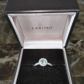 【アイプリモ(I-PRIMO)の口コミ】 フォーマルハウトを購入、デザイン、ゴージャスさ石の周りの小さいダイヤ…