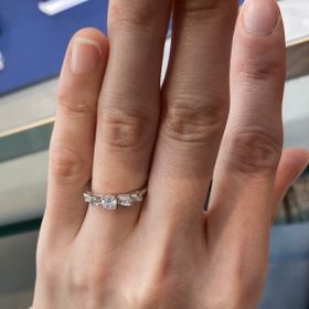 【LOVE NOTESの口コミ】 リボンの立体感がキュートな点が気に入りました。なかなか見たことのない…