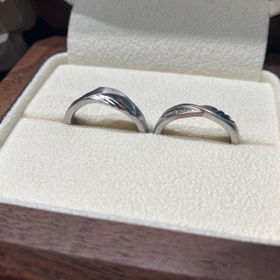 【TANZO.(鍛造指輪)の口コミ】 夫のデザインでフルオーダーをお願いしました。
夫のデザインは直線的、私…