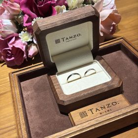 【TANZO.(鍛造指輪)の口コミ】 フルオーダーで様々なデザインの実現ができるが、敢えてシンプルなデザイ…
